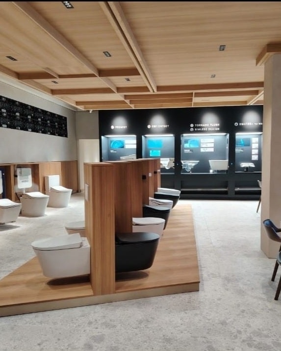 Retail space cleaning London